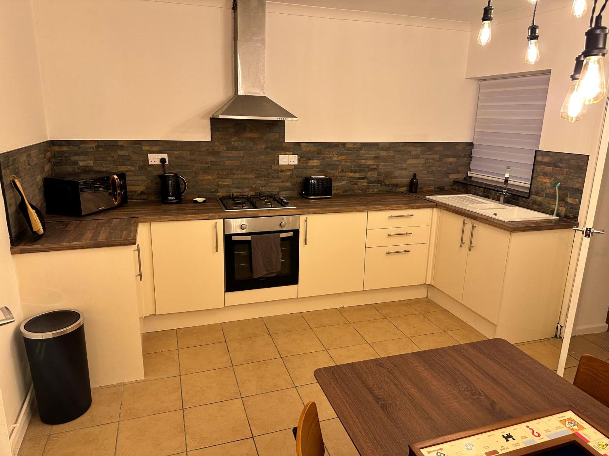 Stylish Miners Cottage, Treorchy, Rhondda Treorky Exterior photo